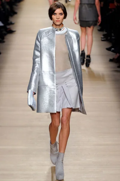 Look 7